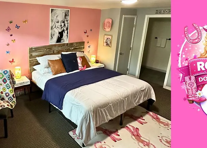 R3 Hotel Lgbtqia All Welcome Adults Only